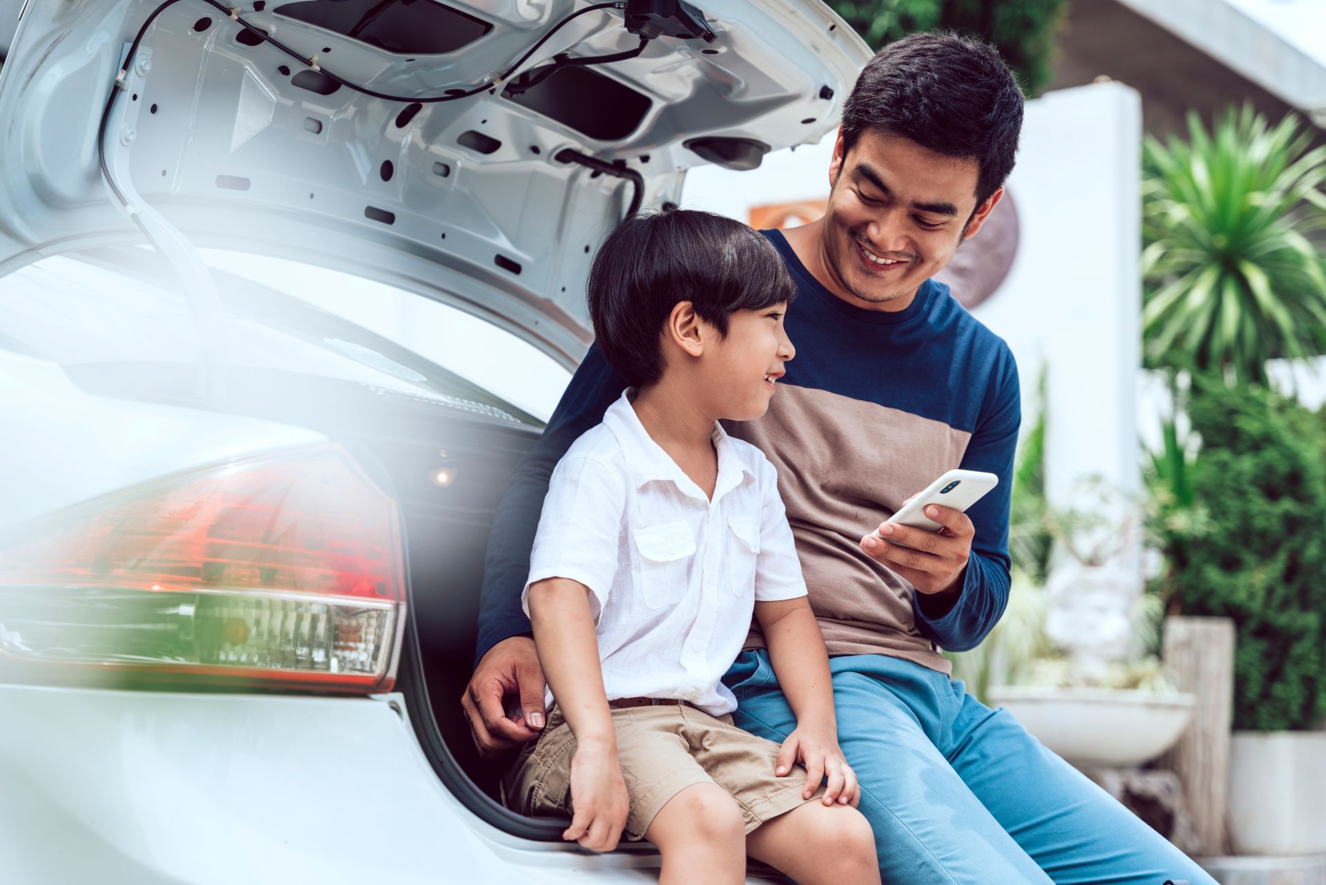 Battery Ranger Technician helping a customer